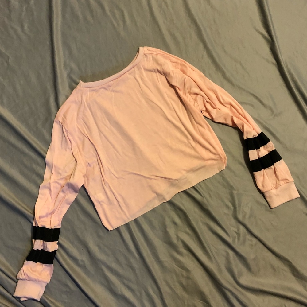 Light long sleeve crop top
